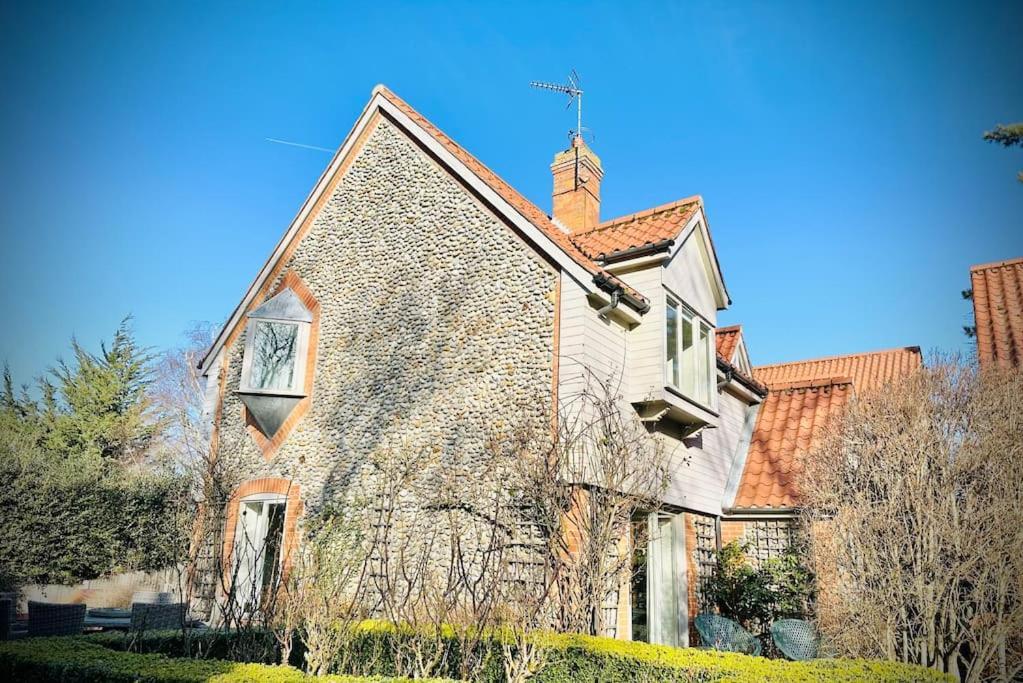 New! Blakeney. Harbour View Blakeney  Exterior photo