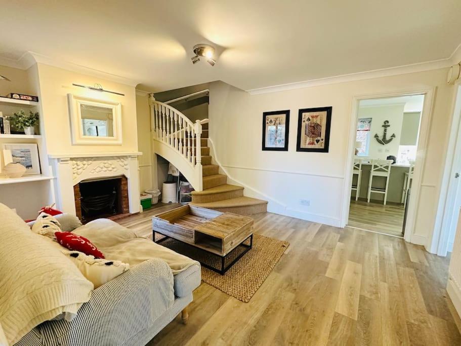New! Blakeney. Harbour View Blakeney  Exterior photo